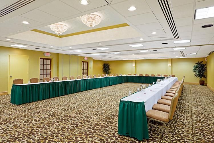 Crowne PlazaEdison — Edison, NJ, 08817 — Photos —