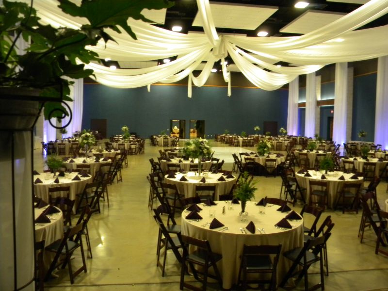New Braunfels Civic Convention Center Tx 78130 Patel Wedding 6ft Round Setup