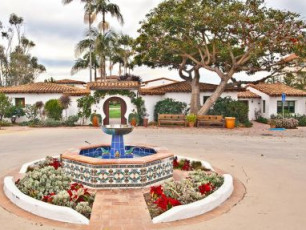 Casa Romantica Cultural Center & Gardens