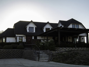 Santellan Vineyards & Inn