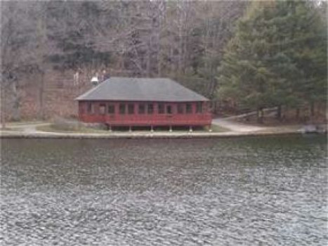 Mohegan Park Lakeside Pavilion