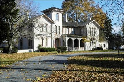 Photo of Governor Ross Mansion and Plantation