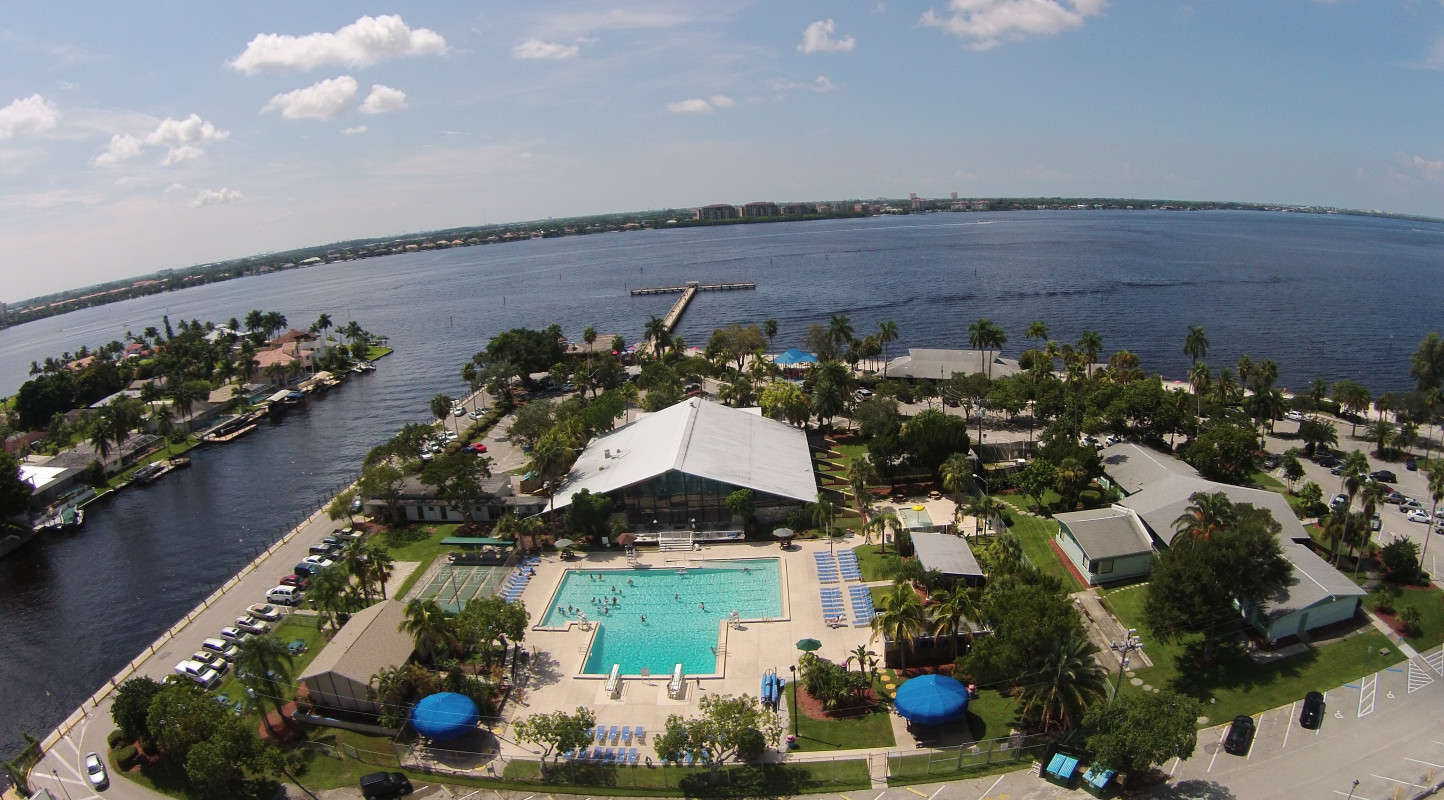 cape coral yacht club condos for sale