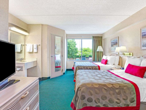 Ramada Atlanta Airport East/Forest Park