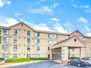 Ramada Atlanta Airport East/Forest Park