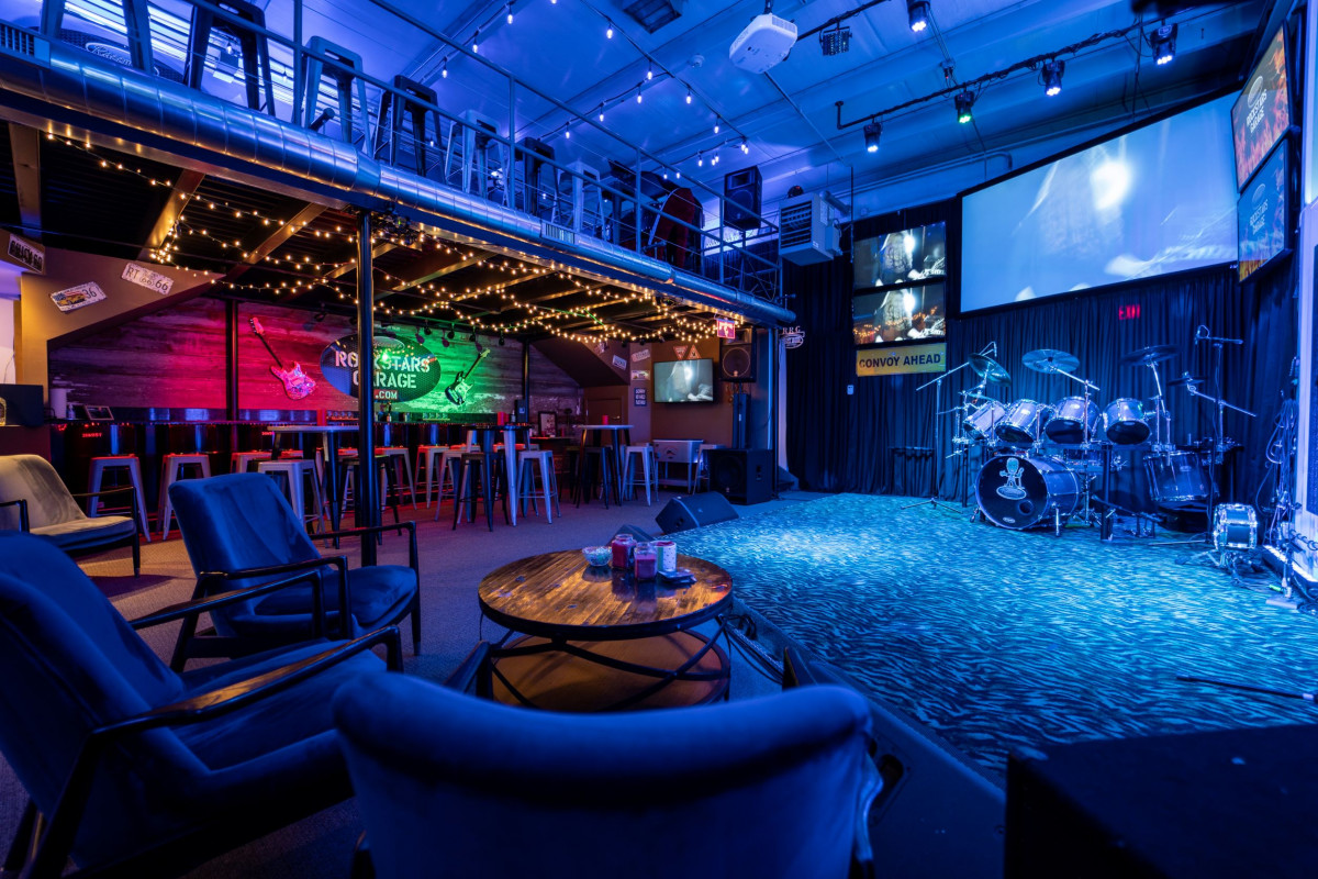 Rockstars Garage in Plainfield, Illinois