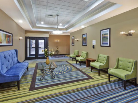 Holiday Inn Express & Suites Belleville (Airport Area)