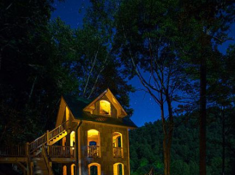 Majors Estate Smoky Mountain Lodging and Events Venue